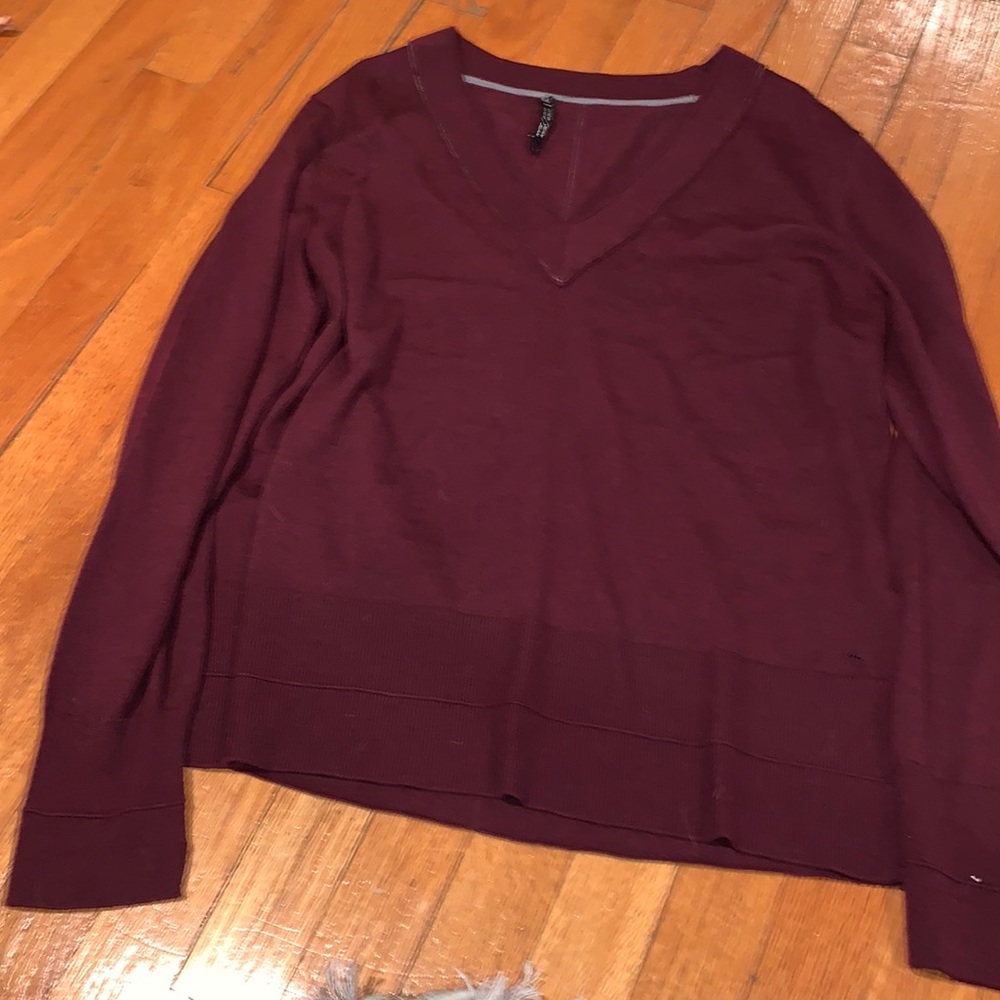 Rag and Bone jeans, women sweater maroon size large